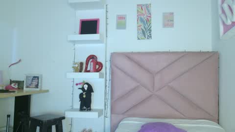 Eva Sin online show from April 8, 2026, 11:16 pm