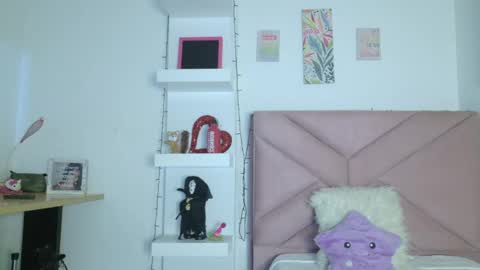 Eva Sin online show from April 14, 2026, 11:22 pm