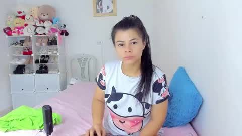 Snapshot of eva_sweet2 chatting on December 2, 2025, 1:28 pm Estefania online show from December 2, 2025, 1:28 pm
