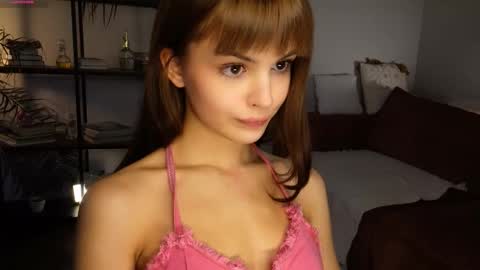 Hello my name is Eva its my first day here online show from October 4, 2025, 5:05 am