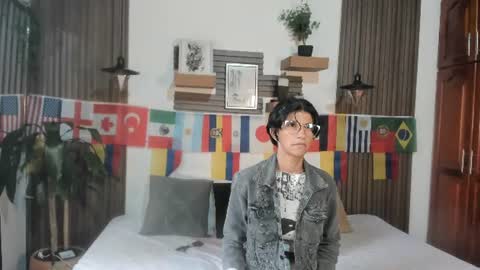 Snapshot of evaa_campbell chatting on June 13, 2026, 12:47 pm Eva online show from June 13, 2026, 12:47 pm