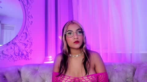 Snapshot of evaa_honey chatting on May 12, 2026, 2:41 am evaa_honey online show from May 12, 2026, 2:41 am