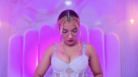 Snapshot of evaa_honey chatting on May 25, 2026, 9:54 pm evaa_honey online show from May 25, 2026, 9:54 pm