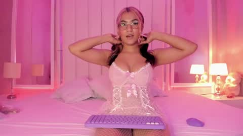 Snapshot of evaa_honey chatting on May 27, 2026, 9:34 pm evaa_honey online show from May 27, 2026, 9:34 pm