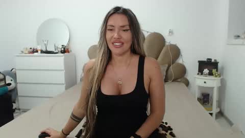 EvaBomb online show from September 21, 2025, 8:43 pm