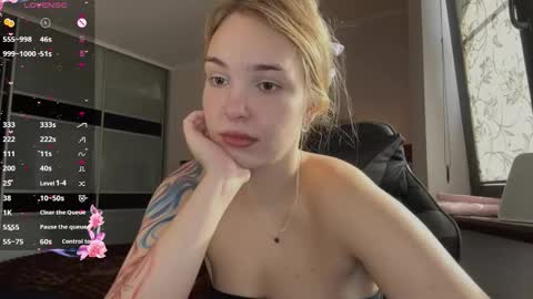 Snapshot of evacarter1 chatting on October 19, 2025, 8:04 am evacarter1 online show from October 19, 2025, 8:04 am