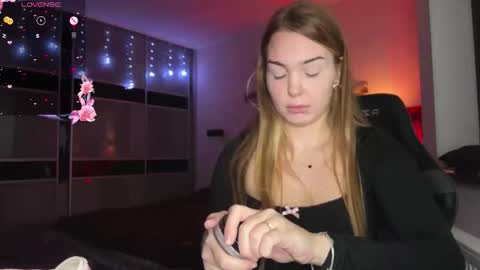 Snapshot of evacarter1 chatting on November 16, 2025, 12:33 pm evacarter1 online show from November 16, 2025, 12:33 pm