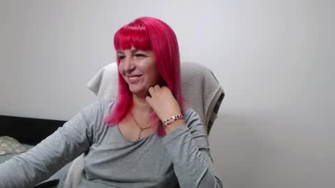 EvadesireONE online show from October 1, 2025, 6:36 pm