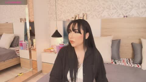 Evadne online show from November 1, 2025, 5:59 pm