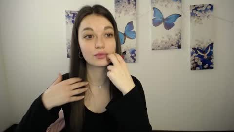 Eva online show from May 3, 2026, 12:44 pm
