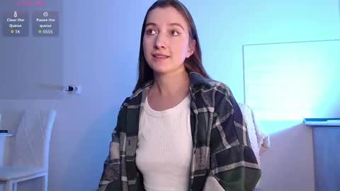 Eva online show from November 21, 2025, 7:07 am