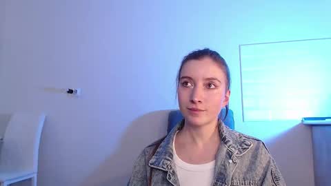 Eva online show from March 19, 2026, 4:05 am