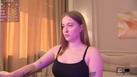 evahariss1 online show from October 9, 2025, 11:08 am