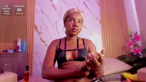 EvaJohnss online show from December 3, 2025, 12:47 pm