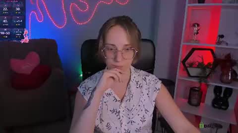 Snapshot of evalora_vei chatting on July 18, 2026, 7:17 pm evalora online show from July 18, 2026, 7:17 pm