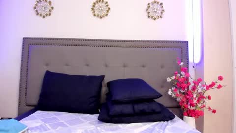 Eva online show from April 18, 2026, 7:58 pm