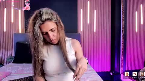 Snapshot of evaloviaa_ chatting on July 21, 2026, 1:13 pm Eva online show from July 21, 2026, 1:13 pm