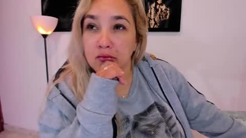  Eva  online show from January 6, 2025, 12:57 pm