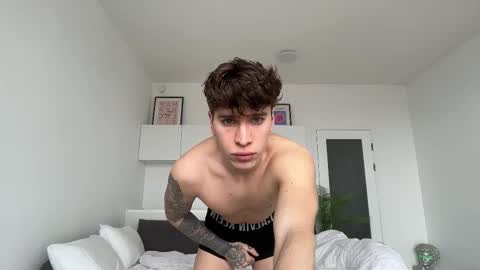 evan_white_ online show from March 18, 2026, 10:40 am