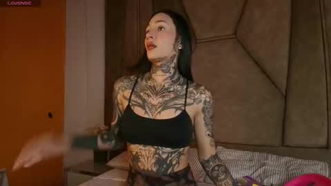 evangeline_hell online show from March 25, 2026, 11:16 am