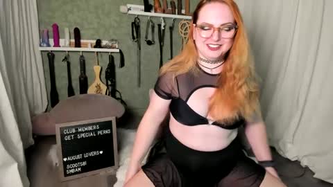 Snapshot of evanharlowe chatting on September 8, 2025, 11:04 pm Evan Harlowe online show from September 8, 2025, 11:04 pm