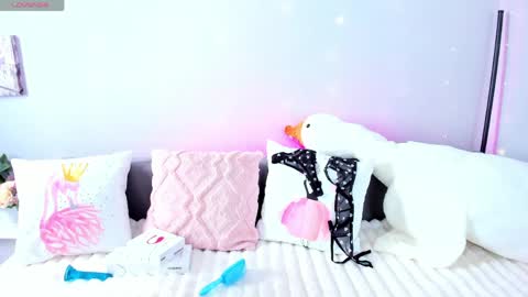 Adelina online show from April 7, 2026, 4:35 am