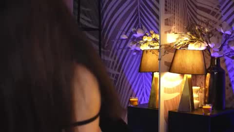 EvaRhea online show from November 4, 2025, 4:00 am