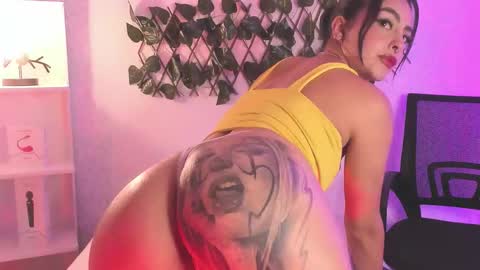 Snapshot of evaritz__ chatting on December 3, 2025, 11:58 pm EVARITZ online show from December 3, 2025, 11:58 pm