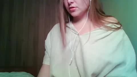 evasapples2026 online show from May 23, 2026, 9:08 pm