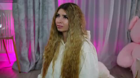 Eva online show from April 17, 2026, 11:08 pm