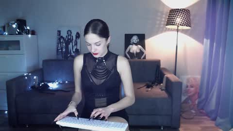 Snapshot of evatequila chatting on December 6, 2024, 11:33 am Eva online show from December 6, 2024, 11:33 am