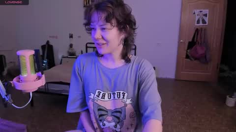      online show from September 29, 2025, 2:55 pm