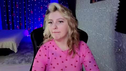 Snapshot of evavibe chatting on February 15, 2026, 5:53 pm evavibe online show from February 15, 2026, 5:53 pm