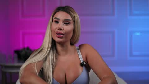 Eva online show from October 20, 2025, 6:52 pm