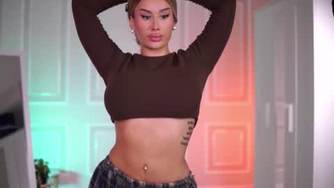 Eva online show from November 27, 2025, 8:33 pm