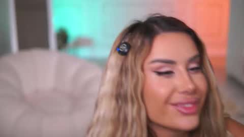 Eva online show from December 4, 2025, 8:39 pm