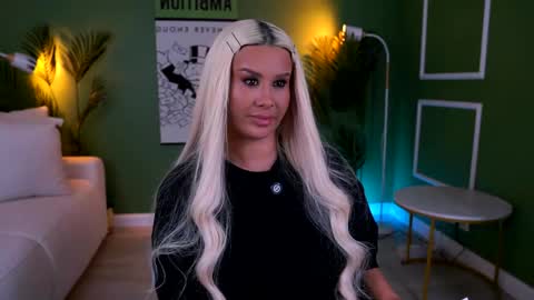 Eva online show from April 15, 2026, 10:21 pm