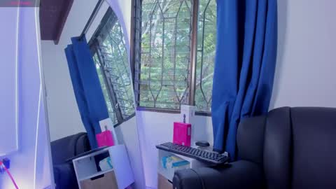 Snapshot of eve__queen chatting on September 20, 2025, 8:54 pm Eva Queen online show from September 20, 2025, 8:54 pm