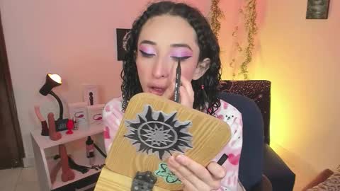 Snapshot of evee_uwu chatting on September 18, 2025, 2:08 pm Eve Jane online show from September 18, 2025, 2:08 pm