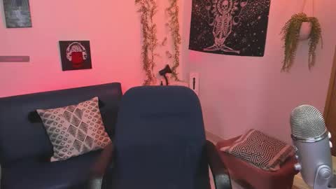 Snapshot of evee_uwu chatting on October 9, 2025, 12:08 am Eve Jane online show from October 9, 2025, 12:08 am