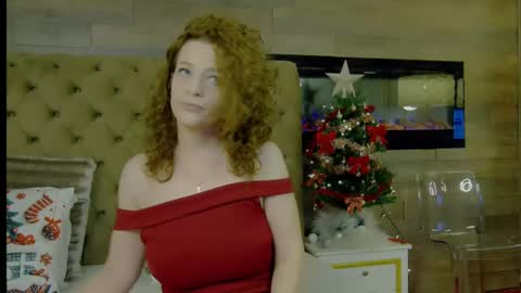 EveHamilton online show from December 13, 2024, 8:04 pm