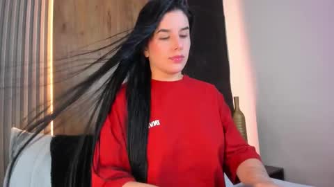 E V E L I N online show from February 18, 2026, 2:18 am