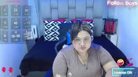 evelin zaens online show from October 14, 2025, 4:57 am