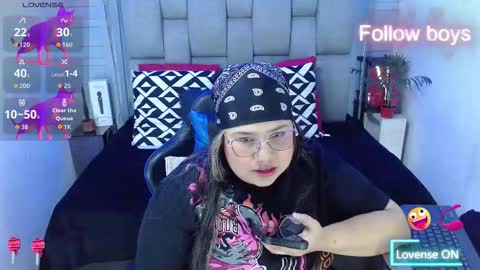 evelin zaens online show from November 20, 2025, 4:34 am