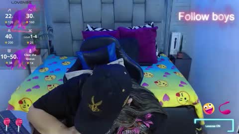 evelin zaens online show from November 27, 2025, 5:09 am