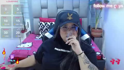 Snapshot of evelin_zaens chatting on June 20, 2026, 5:54 am evelin zaens online show from June 20, 2026, 5:54 am