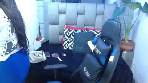 Snapshot of evelin_zaens chatting on June 30, 2026, 3:18 am evelin zaens online show from June 30, 2026, 3:18 am