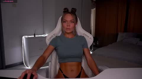 Evelina online show from June 18, 2026, 9:36 am