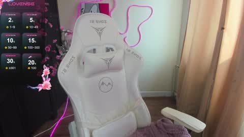 Evelina online show from March 29, 2026, 3:28 am