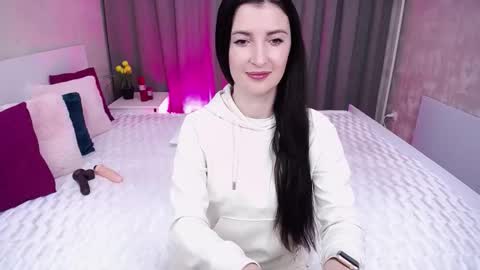 Evelin online show from September 29, 2025, 5:01 am